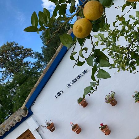 Casa Los Laureles Pilas Bagian luar foto
